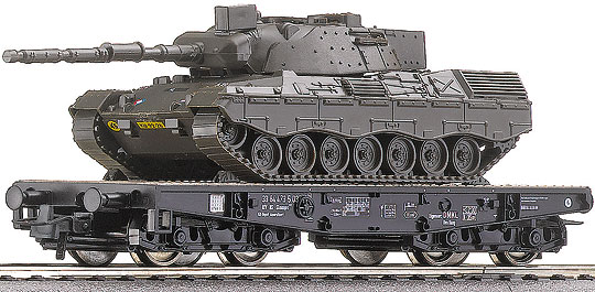 Heavy-duty flat car<br /><a href='images/pictures/Roco/66390.jpg' target='_blank'>Full size image</a>